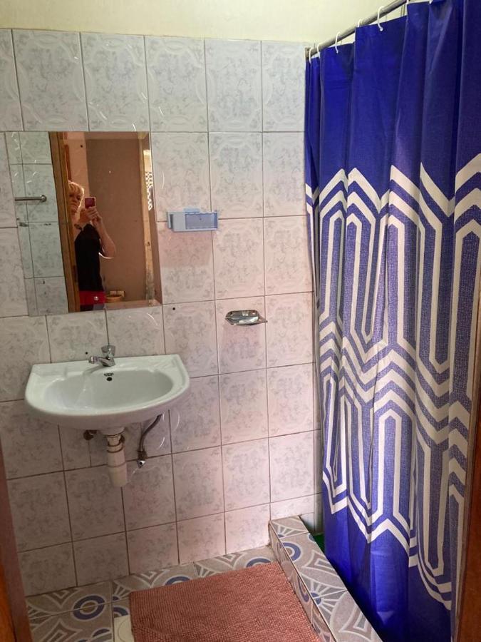 Annas Bed And Breakfast Энтеббе Экстерьер фото