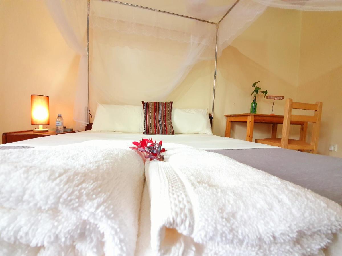 Annas Bed And Breakfast Энтеббе Экстерьер фото
