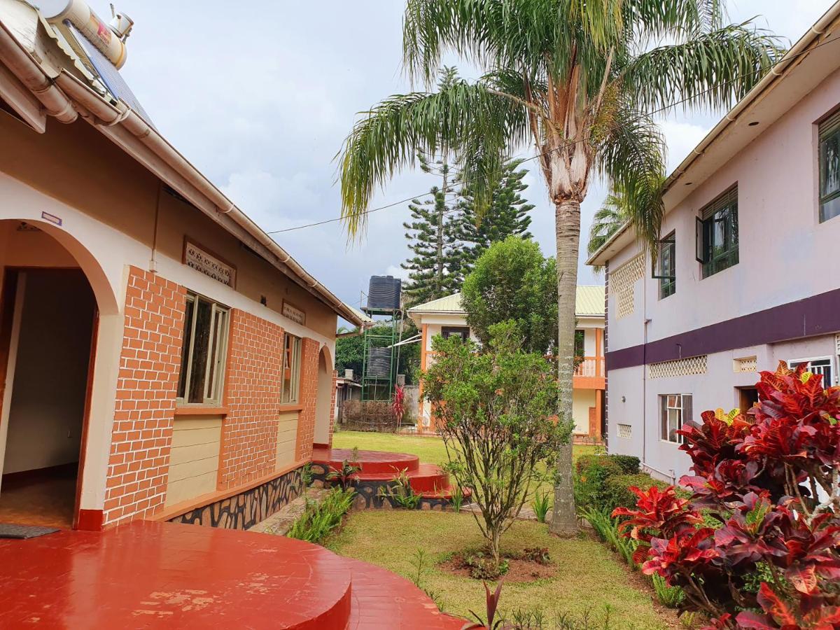 Annas Bed And Breakfast Энтеббе Экстерьер фото